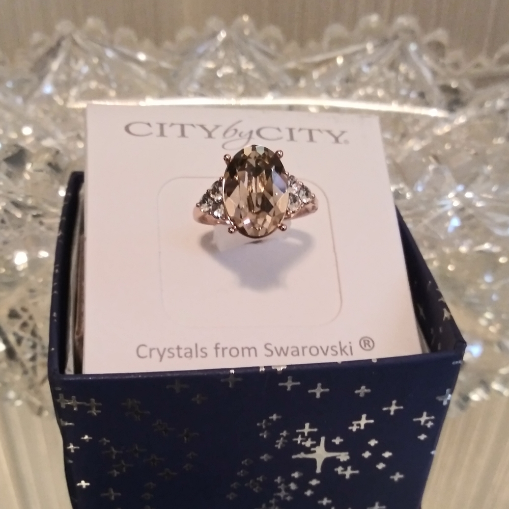 City by City size 8. Swarovski ring.   NWT
